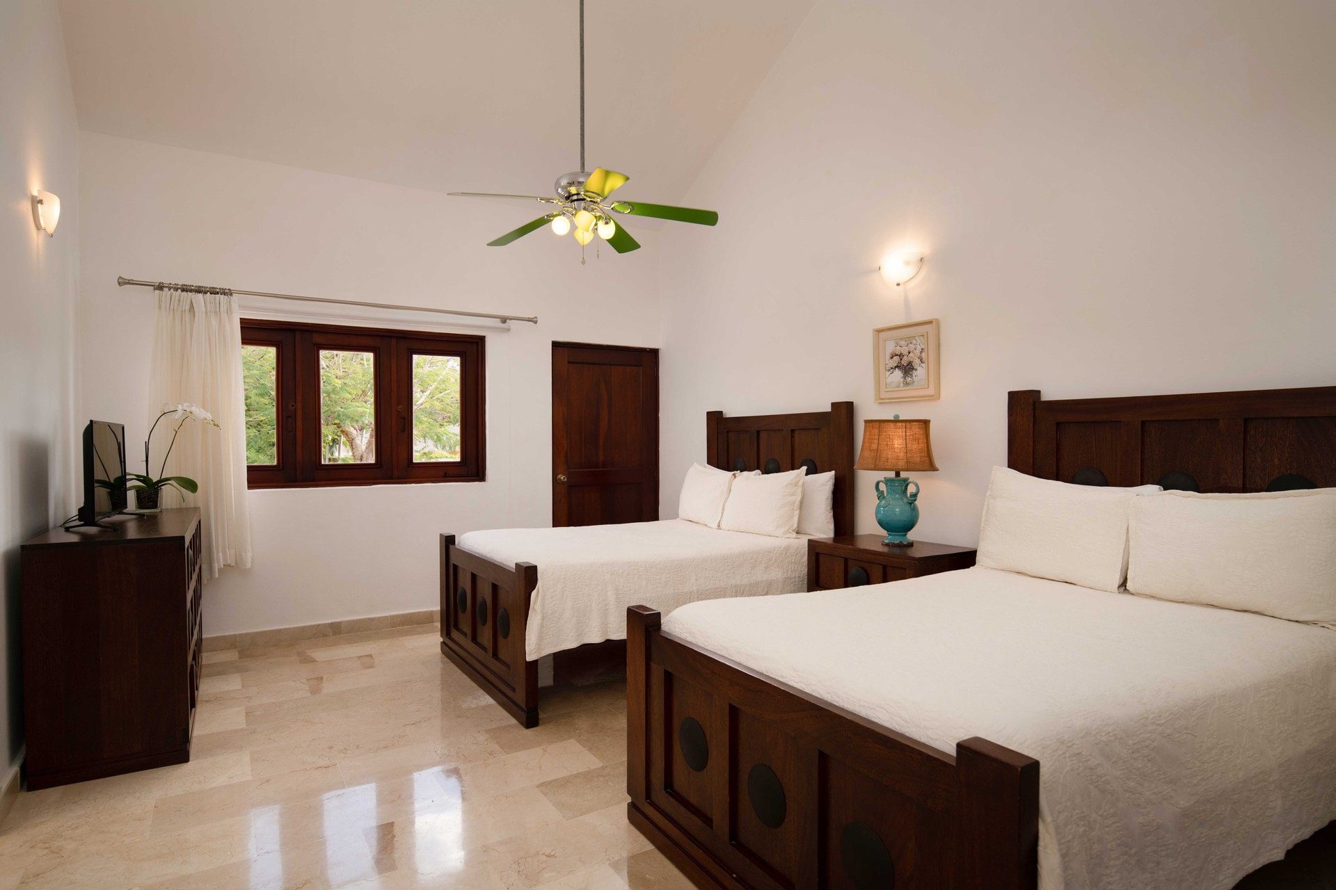 Classic 4 Bedroom Villa Flamboyan Bedroom