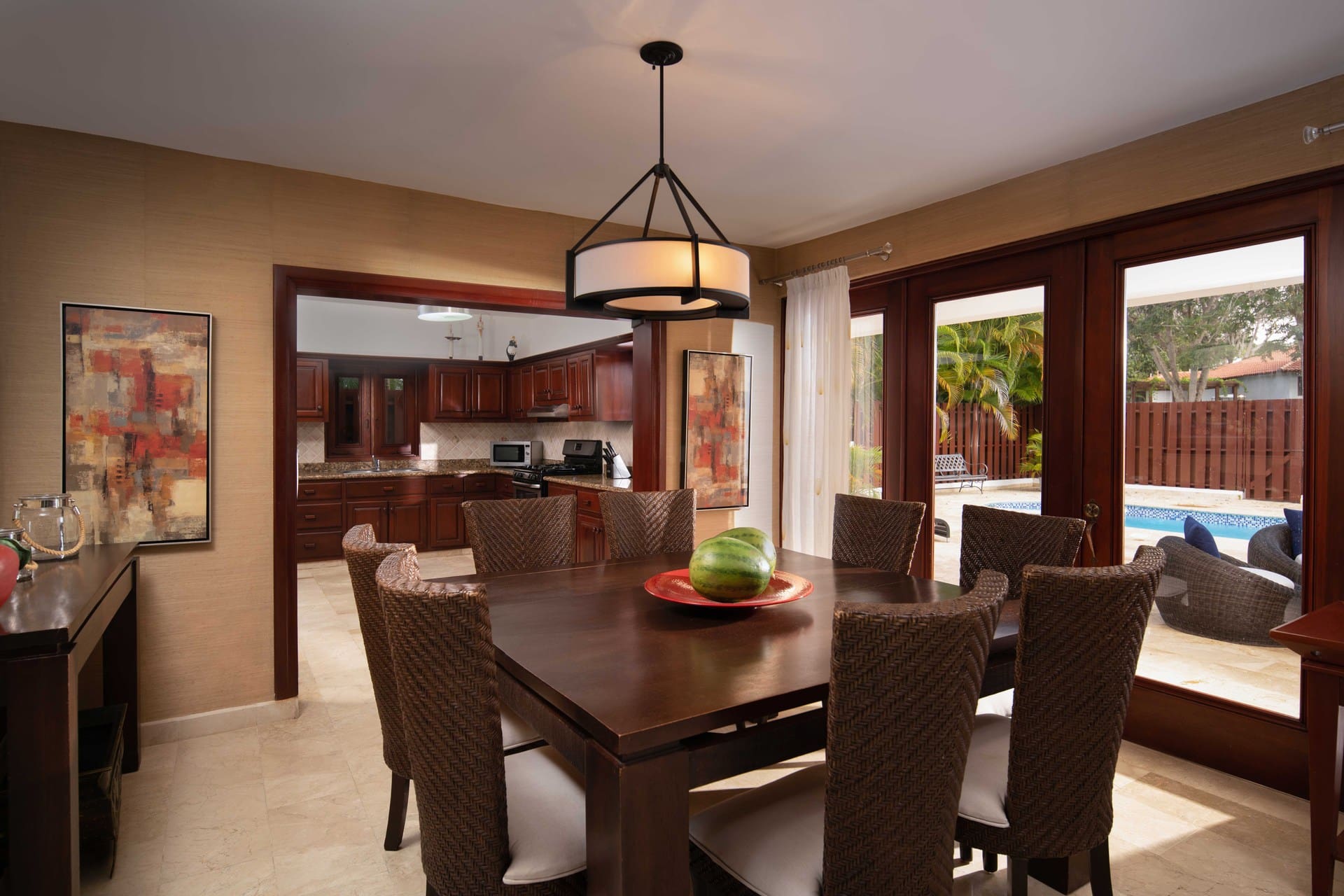 Classic 4 Bedroom Villa Flamboyan Dining Area