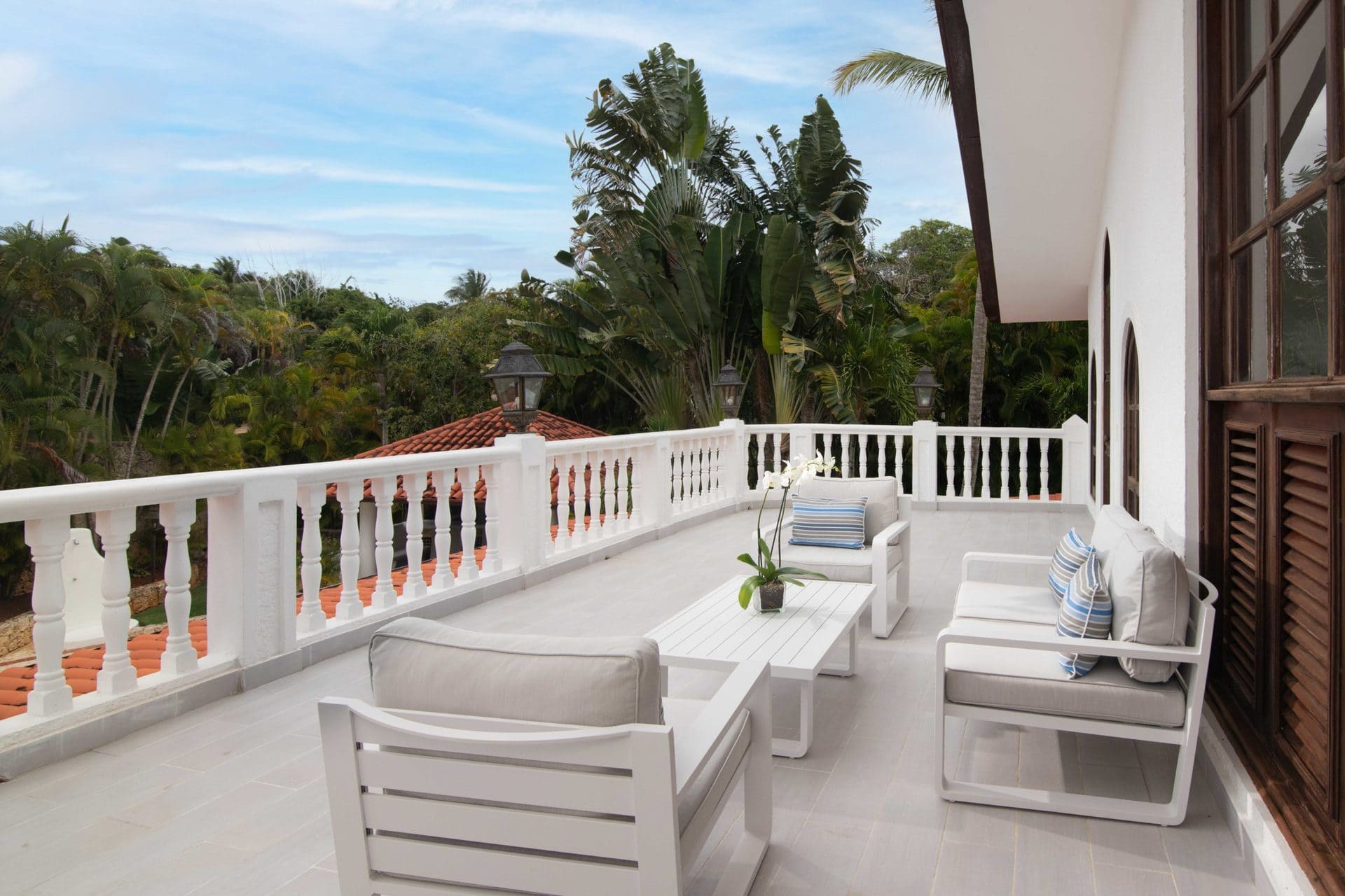 Classic 4 Bedroom Villa Alondra Balcony