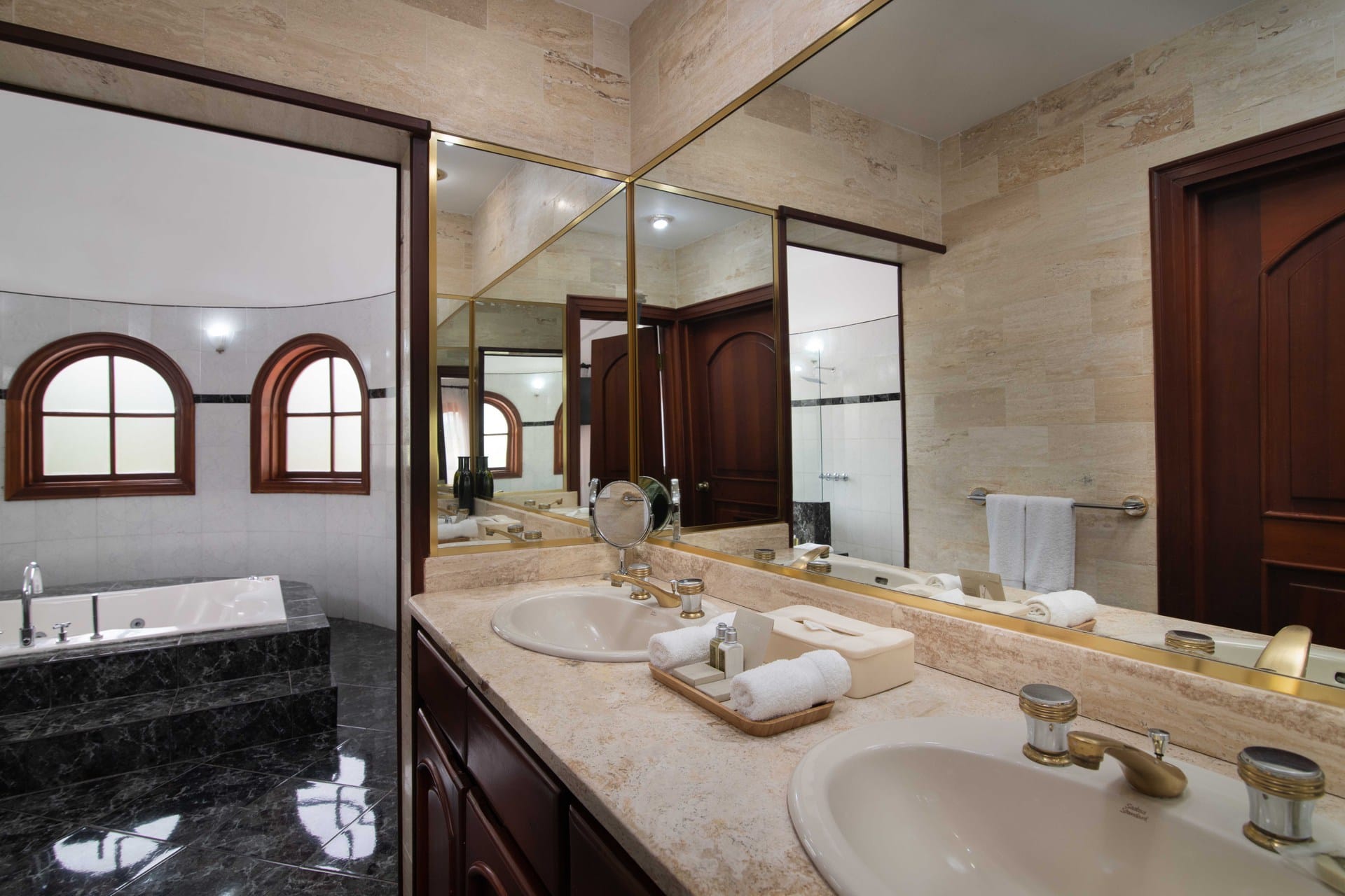 Classic 4 Bedroom Villa Alondra Bathroom