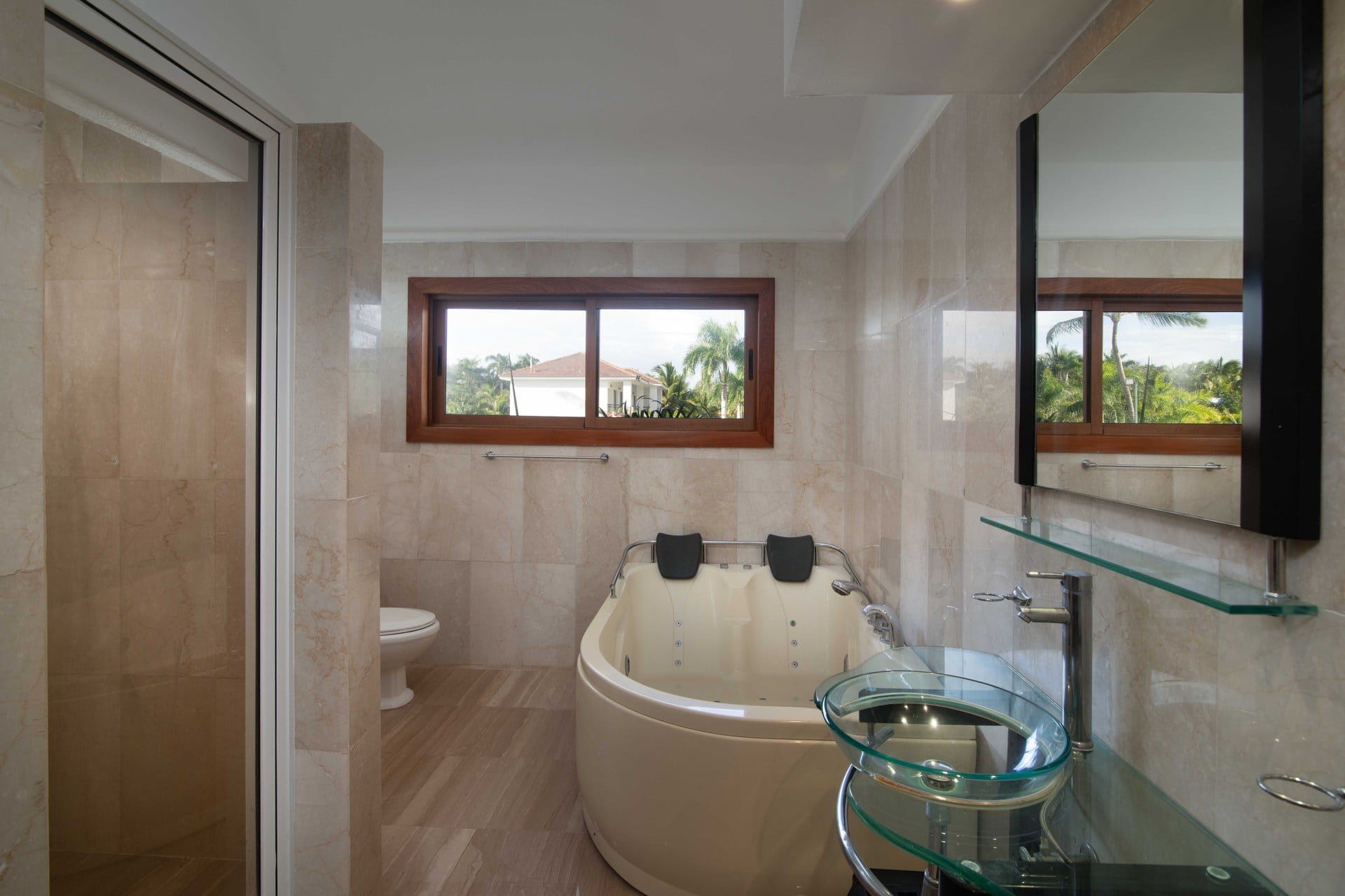 Exclusive 10 Bedroom Villa Colosal Bathroom