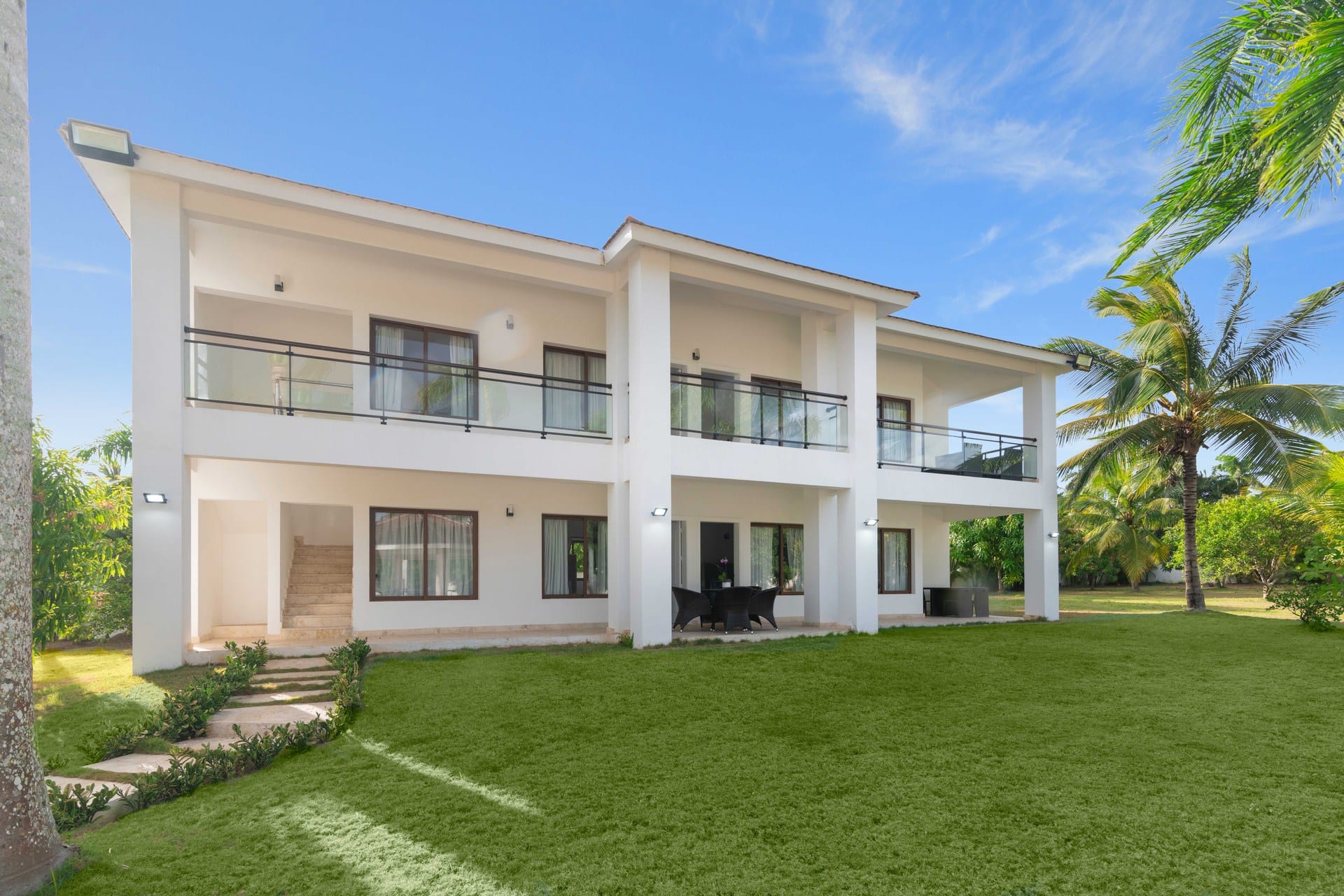 Exclusive 10 Bedroom Villa Colosal Exterior